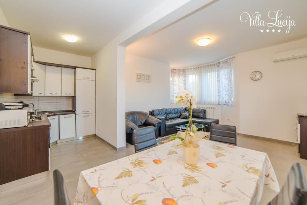 Villa Lucija Пула Екстериор снимка